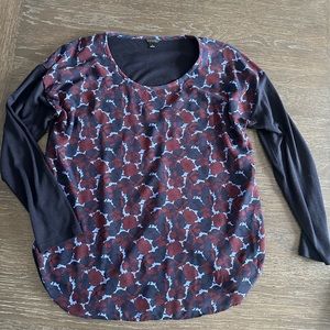 Ann Taylor L 3/4 sleeve mixed media top navy.